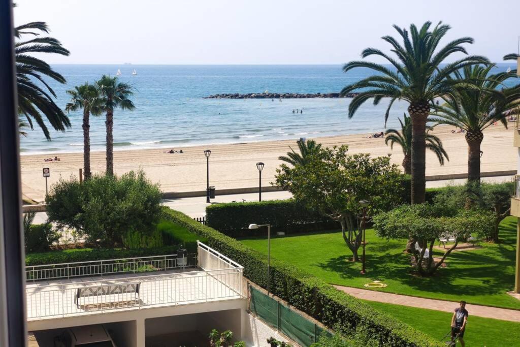 Benicàssim Apartamento Recien Reformado En Primera Linea Con Vistas A La Playa De La Almadraba מראה חיצוני תמונה